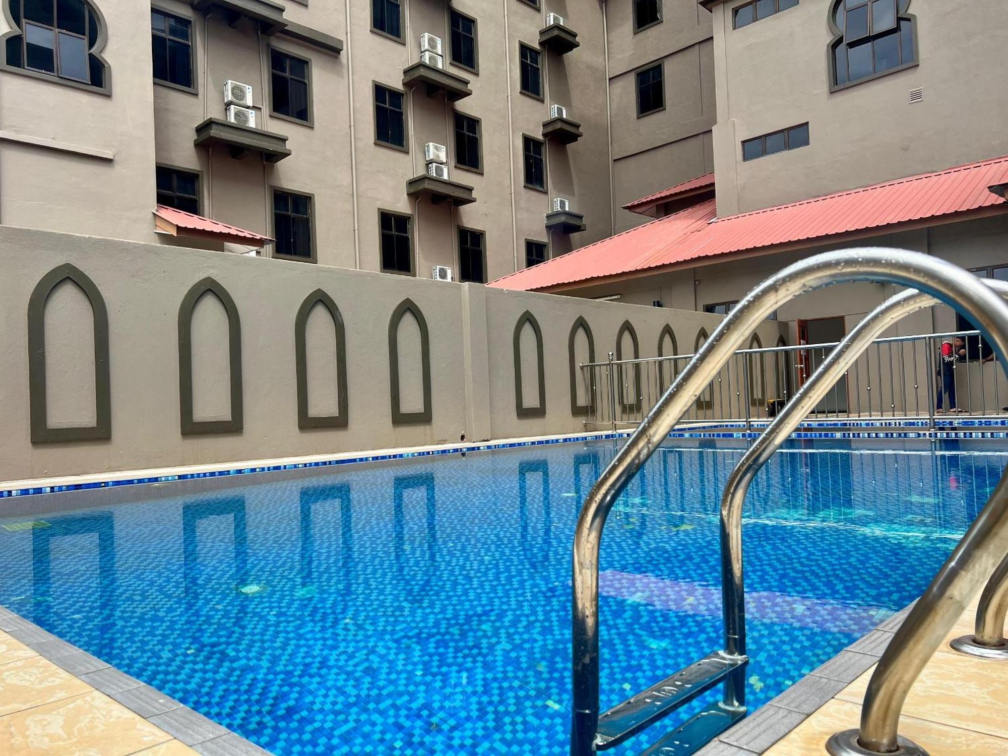 Grand Puteri Hotel Kuala Terengganu Exterior foto